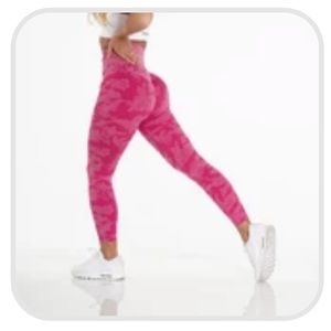 NVGTN Fuchsia Camo Seamless Leggings